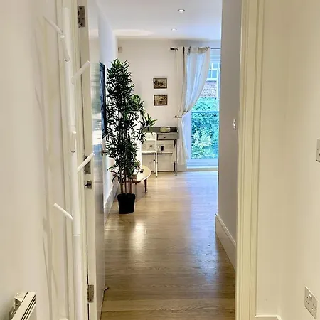 Kings Cross Apartment