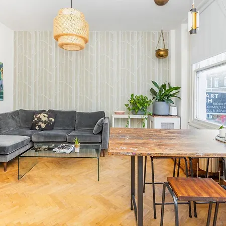 Stunning 2br Wpatio In Dalston, 2 Min To Tube London