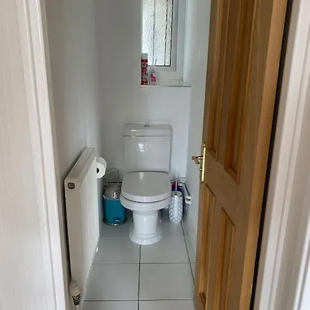 Apartment Entire Flat, Comfortable 2 Double Bedrooms *