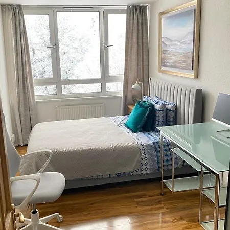 Apartment Entire Flat, Comfortable 2 Double Bedrooms