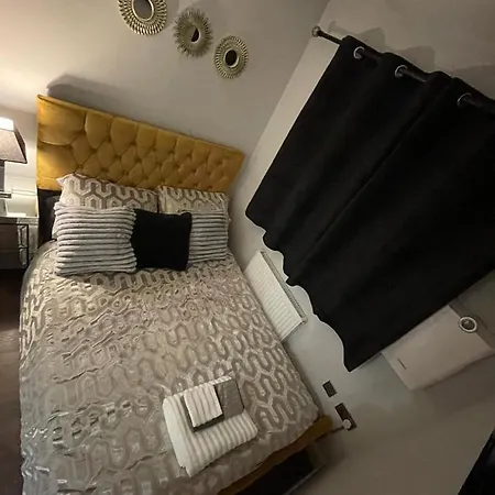 Crestfield Homestay
