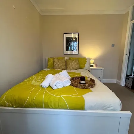 Apartment Modern - 15 Mins To London Bridge & Victoria Sleeps 4