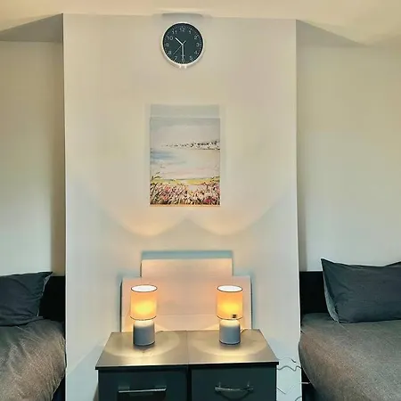 Holiday home Spacious Lovely 4 Bedroom House *