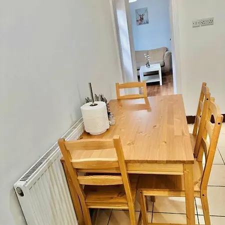 Holiday home Spacious Lovely 4 Bedroom House *