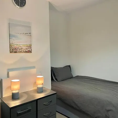 Holiday home Spacious Lovely 4 Bedroom House