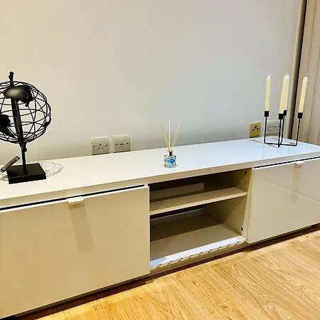 Canary Luxury Modern 1 Bedroom