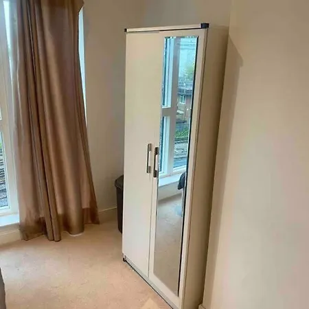 Apartment Luxury 2 Bed Ensuite 2 Bathroom East Croydon *