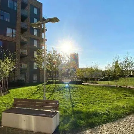 Luxury 2 Bed Ensuite 2 Bathroom East Croydon *