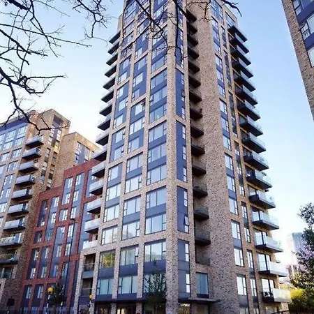 Luxury 2 Bed Ensuite 2 Bathroom East Croydon Apartment *