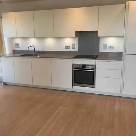 Luxury 2 Bed Ensuite 2 Bathroom East Croydon Apartment South Norwood
