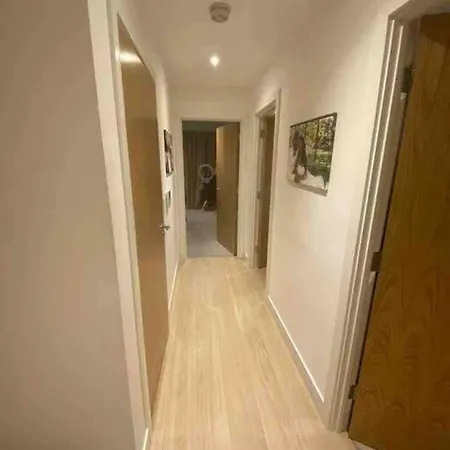 Apartment Luxury 2 Bed Ensuite 2 Bathroom East Croydon *