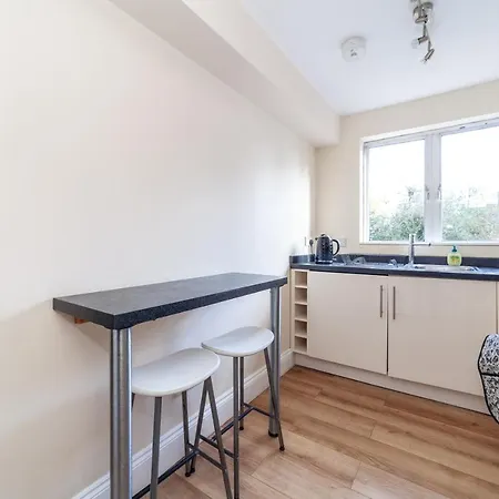 Lovely Flat In Wimbledon W/ Free Parking *