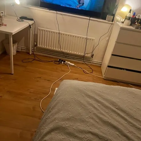 Spontaneous Apartment *
