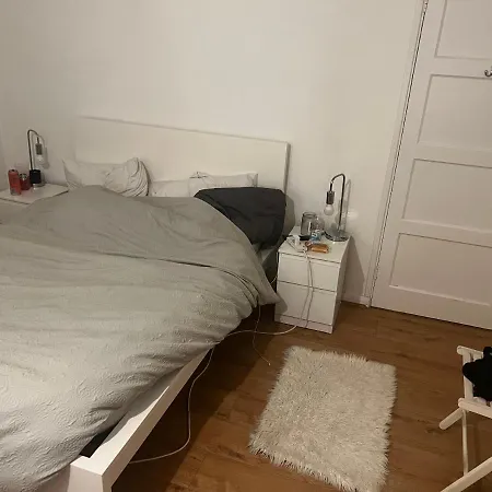 Spontaneous * Kingston upon Thames (Greater London)