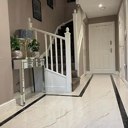 Crestfield Homestay Thamesmead (Greater London)