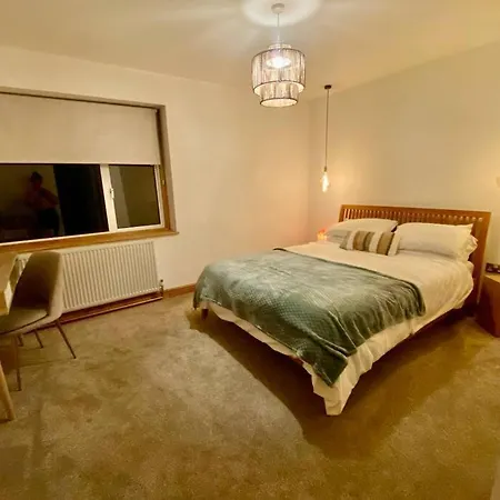 Pretty Fancy Staycation - South East London / Kent Apartment Bromley