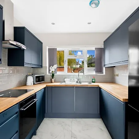 Stylish Sparkling Brand New 3 Bed House