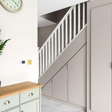 Stylish Sparkling Brand New 3 Bed House Hounslow