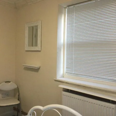 Tdm Bachelot Lettings Ltd Guest house London