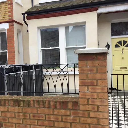 Tdm Bachelot Lettings Ltd Guest house *