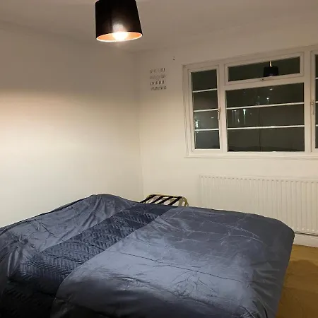 Superb 2 Bedrooms Broadway Next To Tube & Buses