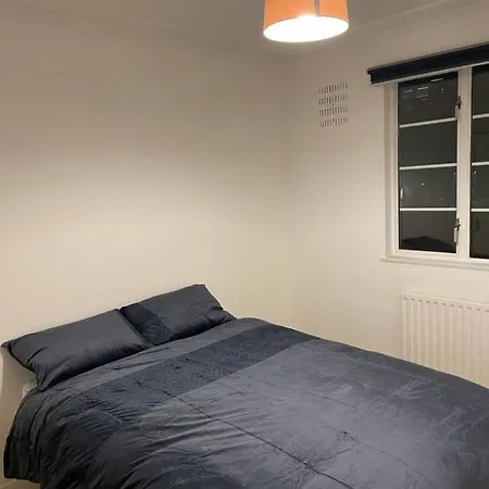Apartment Superb 2 Bedrooms Broadway Next To Tube & Buses