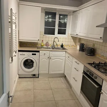 Apartment Superb 2 Bedrooms Broadway Next To Tube & Buses
