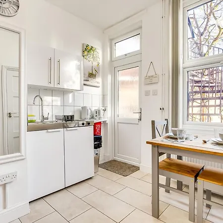 Stunning In Heart Of Ldn With Garden