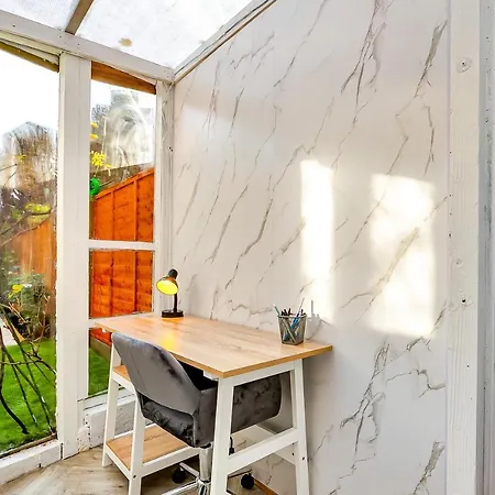 Stunning In Heart Of Ldn With Garden *