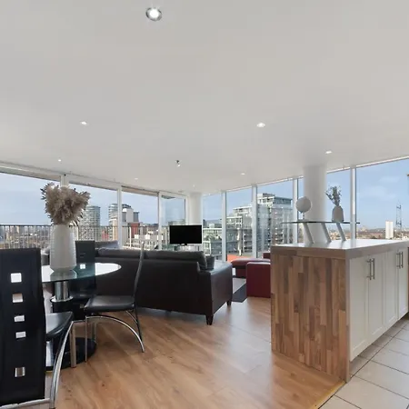 Excel 3 Bedroom Near City Airport And O2 Arena Apartament *