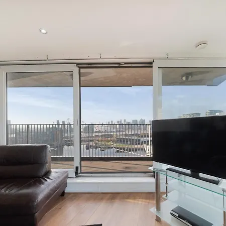 Apartament Excel 3 Bedroom Near City Airport And O2 Arena Londyn
