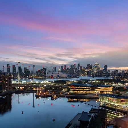 Excel 3 Bedroom Near City Airport And O2 Arena Apartament *
