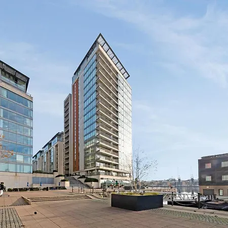 Excel 3 Bedroom Near City Airport And O2 Arena Apartament Londyn