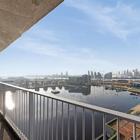 Apartament Excel 3 Bedroom Near City Airport And O2 Arena *