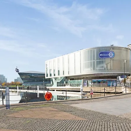Excel 3 Bedroom Near City Airport And O2 Arena