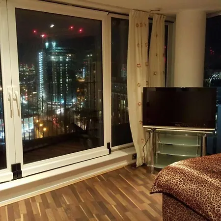 Excel Stunning 3 Bedrooms * London