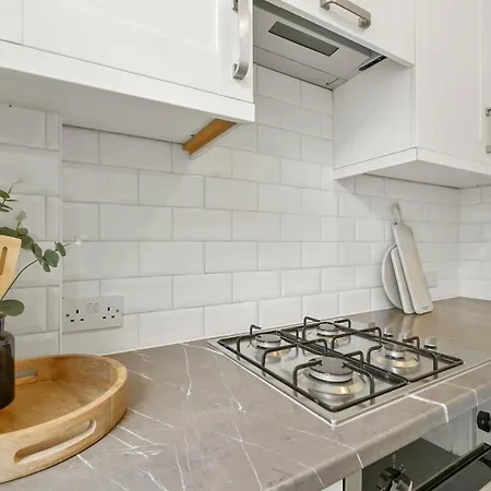 Wembley Hububb Guest house London