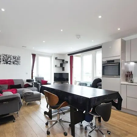 Greenwich O2 Apartment