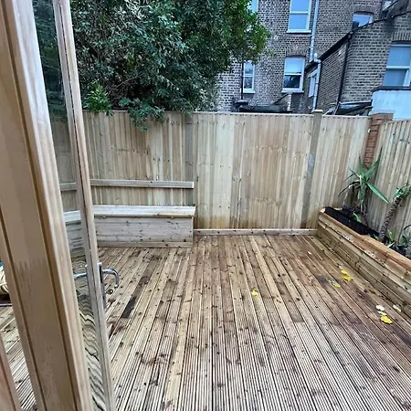 A Beautiful Terraced House In Central