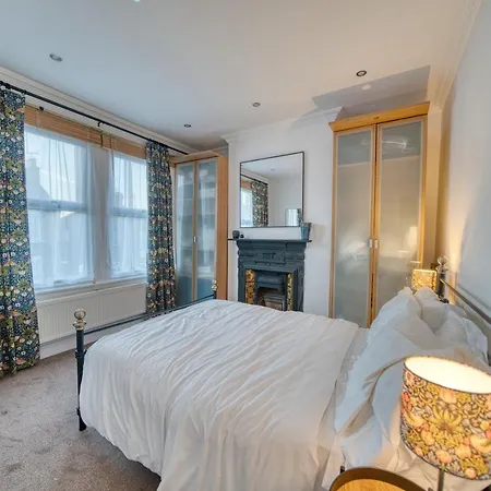 Luxury Terraced Victorian House Holiday home London