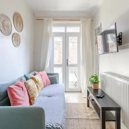 Apartment Cosy 4bd Flat Wprivate Balcony - Nine Elms! London