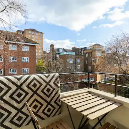 Cosy 4bd Flat Wprivate Balcony - Nine Elms! Apartment London