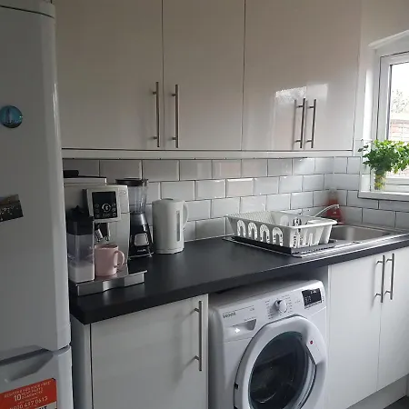 Double Bedroom In Sudbury Hill Wembley - 10 Mins From Wembley Stadium * Harrow on the Hill