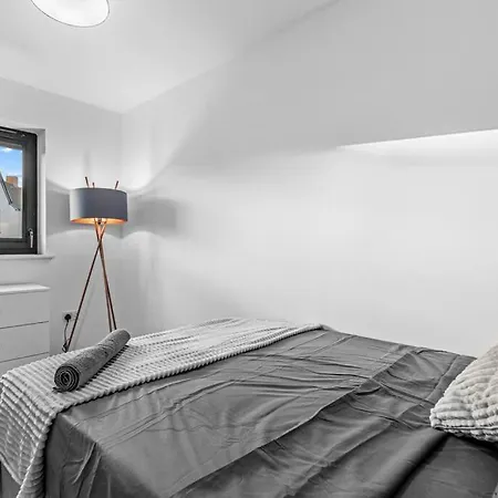 Holiday home Modern Detached 5 Bedroom House