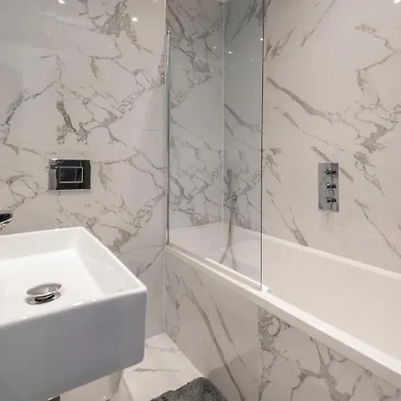 Luxury Georgian House In Marylebone: Modern 1-bed Retreat * London