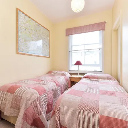 Smart Flat Near Pimlico Tube Appartement Londen