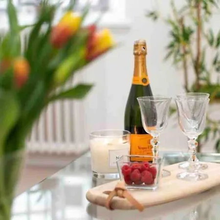 Apartment Oxford Street Shopping And Tourist Attractions *