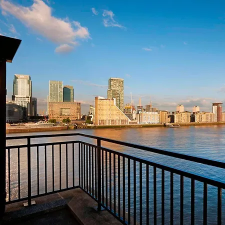 Doubletree By Hilton - Docklands Riverside 4* Лондон