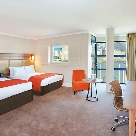Doubletree By Hilton - Docklands Riverside Отель
