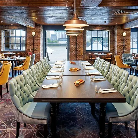 Doubletree By Hilton - Docklands Riverside Лондон